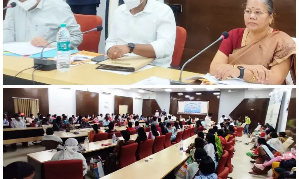 छत्तीसगढ़ महिला आयोग का ऐतिहासिक निर्णय: 61 बेटियों के लिए नगरनार इस्पात संयंत्र में नौकरी का 12 वर्ष पुराना इंतजार खत्म… बाकी 10 मामलों के लिए समिति 10 दिन के भीतर सौंपेगी रिपोर्ट