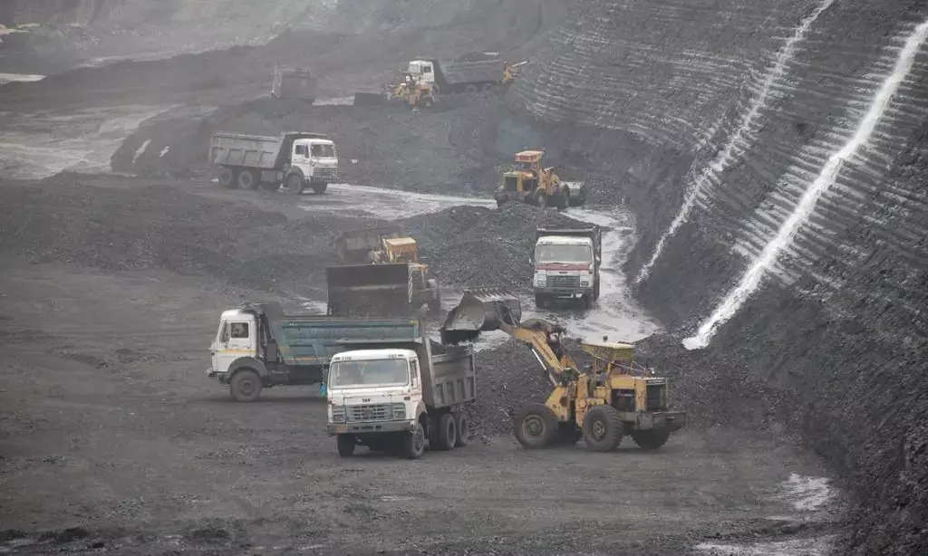 ऑक्सिजन सिलेंडर तथा अन्य मेडिकल उपकरणों के लिए SECL ने दिए 25 लाख… मरीजों की बढ़ती संख्या से जिला प्रशासन ने किया था अनुरोध