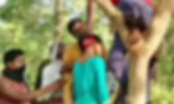 CG-प्रेमी-प्रेमिका की लाश मिली : एक ही पेड़ में अगल-बगल लटकी मिली दोनों की लाश…. पुलिस ने मौके पर पहुंचकर शुरू की जांच….