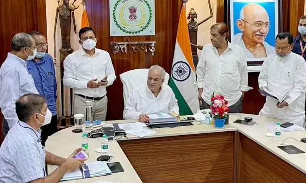 छत्तीसगढ़ के हर्बल उत्पाद अब अमेजन पर: CM भूपेश बने प्रथम ग्राहक… ‘वन शहद‘ के लिए किया आर्डर