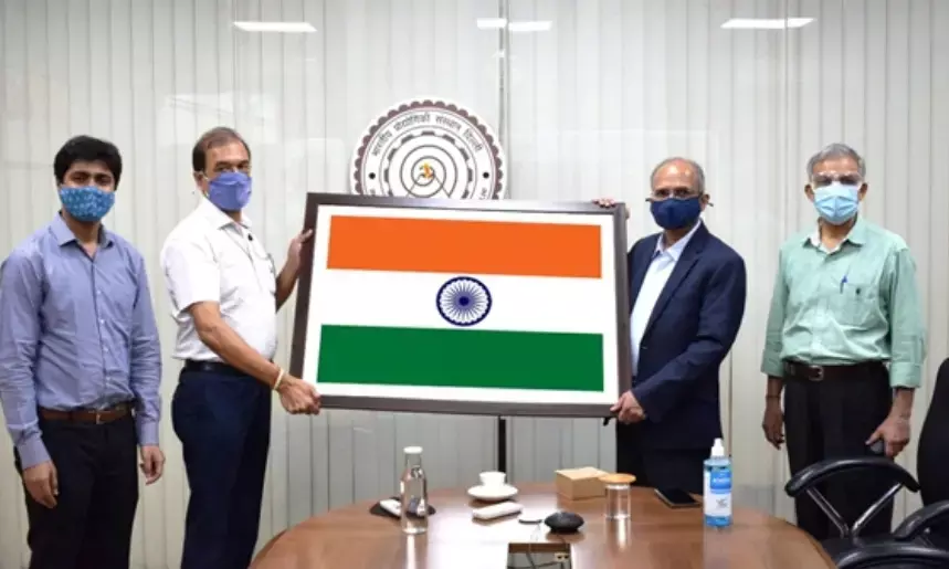 राष्ट्रीय ध्वज तिरंगा के उन्नत कपड़े के लिए आईआईटी, दिल्ली के स्टार्टअप स्वात्रिक का फ्लैग फाउंडेशन ऑफ इंडिया से करार