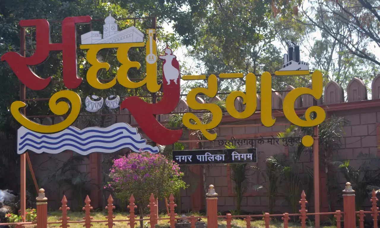 स्वच्छता व सुंदरता के साथ विकास की ओर अग्रसर हो रहा है सुघ्घर रायगढ़……..कमिश्नर आशुतोष पांडेय बोले- 100 मिनट रैपिड एक्शन से 810 सफाई व अतिक्रमण की शिकायतों पर हुई त्वरित कार्रवाई