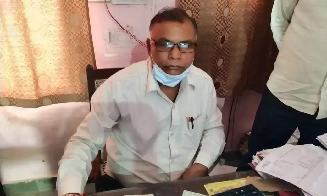 ब्रेकिंग – SDM का बाबू घूस लेते गिरफ्तार : 50 हजार मांग रहा था रिश्वत, 5 हजार एडवांस लेते पकड़ाया….दफ्तर में गिन रहा था घूस के नोट, तभी टीम ने धर दबोचा