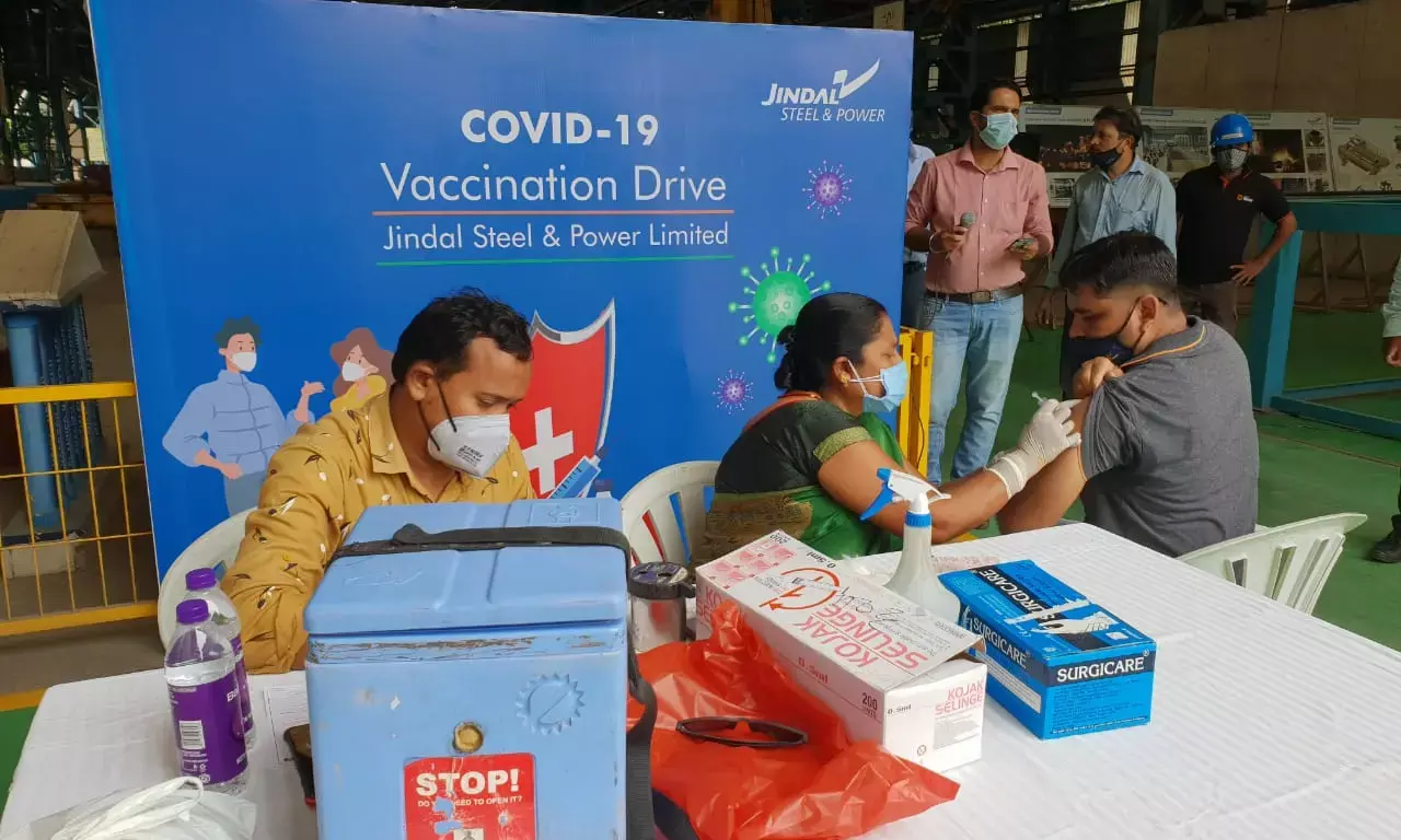 JSPL में कोरोना प्रोटोकॉल का सख्ती से पालन… 882 को पहली और 134 को दूसरी खुराक भी, रायपुर मशीनरी डिवीजन तीसरी लहर के लिए भी तैयार