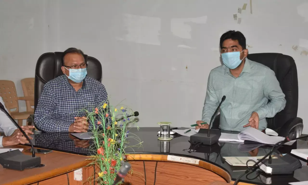 मेडिकल मोबाइल यूनिट में डाॅक्टर समय पर पहुंचें-कमिश्नर… साप्ताहिक टीएल मीटिंग में कमिश्नर पाण्डेय ने की कार्यों की समीक्षा