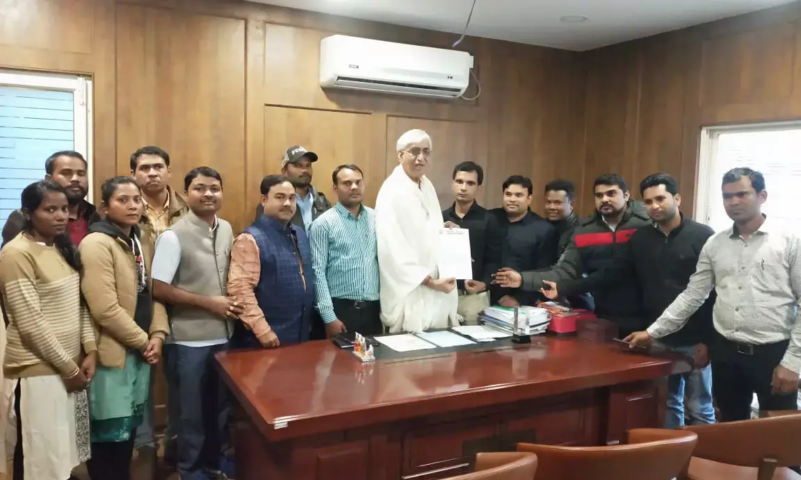 हरियाणा कर्मचारियों के कैशलेस मेडिकल सुविधा लागू…. छत्तीसगढ़ में भी सर्व शिक्षक संघ कैशलेस मेडिकल सुविधा की मांग को लेकर चला रहा है अभियान…..शुरू हुआ लाखों कर्मचारियों को मिलेगा लाभ