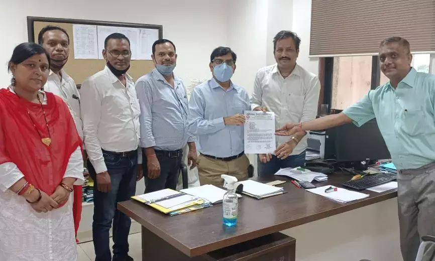 दो वर्ष की सेवा पूर्ण करनें पर संविलियन किये गए व्याख्याताओं के परिवीक्षा अवधि समाप्ति अदेश जारी करने की मांग…