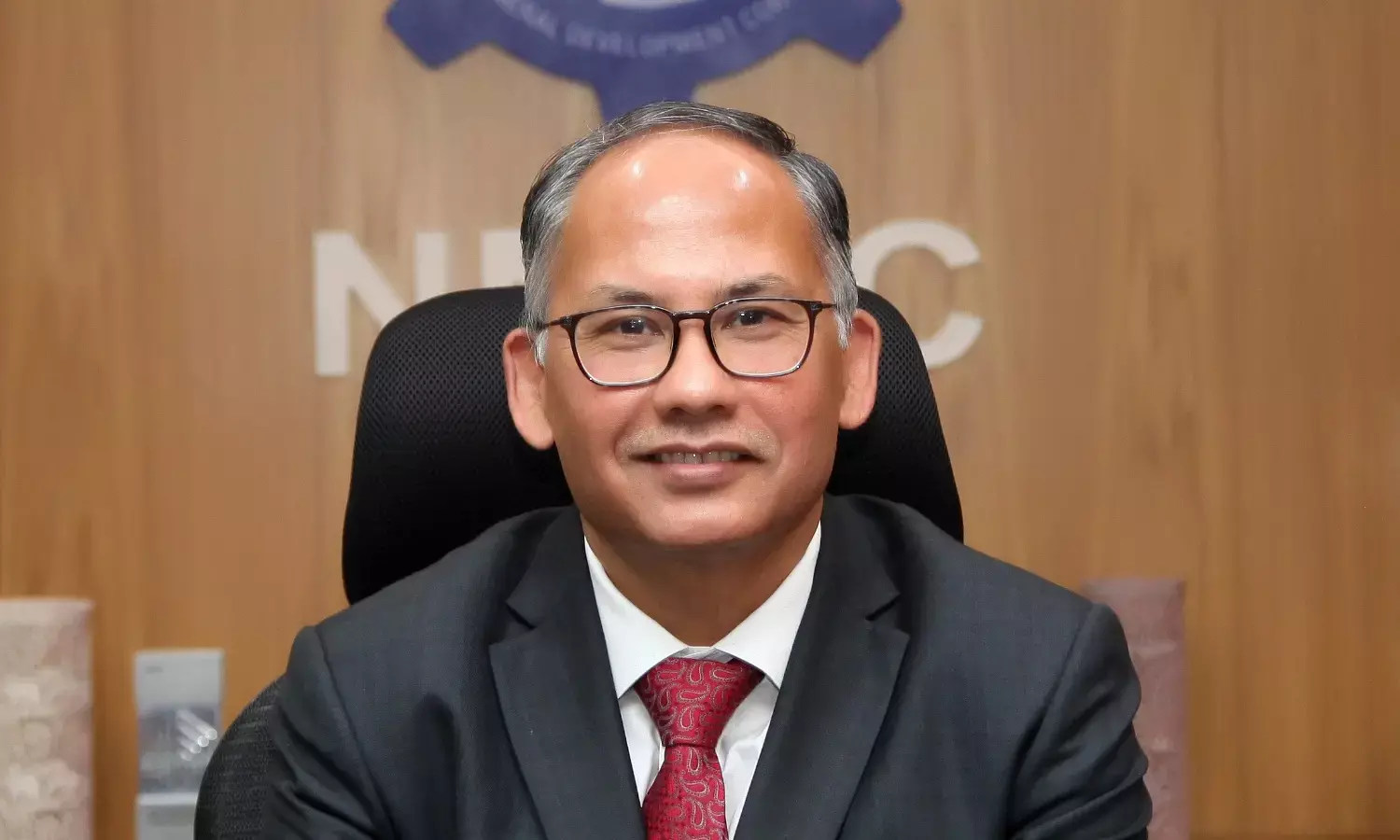 NMDC ने कोविड की चुनौतियों के बावजूद उत्पादन और बिक्री में किया शानदार प्रदर्शन, 2020 के मुकाबले उत्पादन में 8 तथा बिक्री में 6 फीसदी का ग्रोथ, सीएमडी सुमित देब बोले, एनएमडीसी कर्मियों के संकल्पित प्रयासों पर मुझे गर्व है