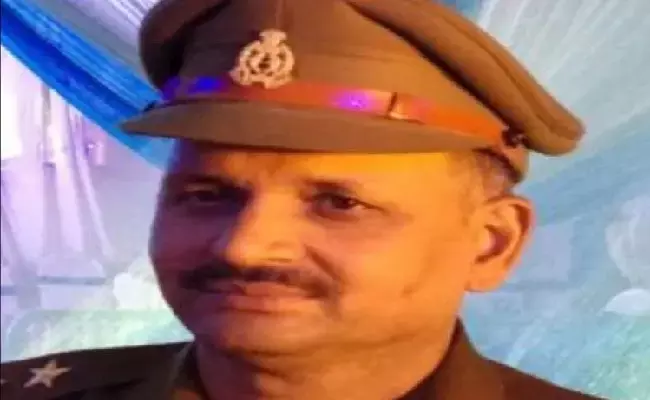 सब इंस्पेक्टर ने खुद को मारी गोली, विधानसभा में थे तैनात… सुसाइड नोट में लिखा- ”मुख्यमंत्री जी मेरे बच्चों का ख्याल रखना” सब इंस्पेक्टर ने खुद को मारी गोली, विधानसभा में थे तैनात… सुसाइड नोट में लिखा- ”मुख्यमंत्री जी मेरे बच्चों का ख्याल रखना”