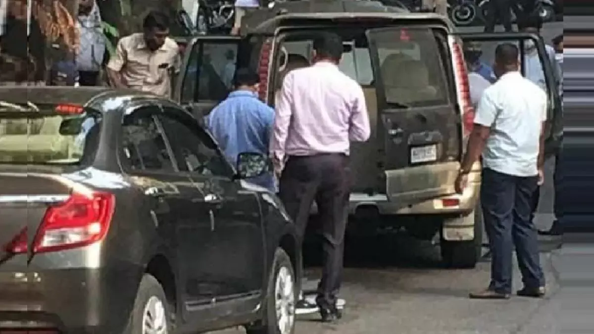 मुकेश अंबानी के घर के बाहर के बाहर जिस कार में रखे थे विस्फोटक, उसके मालिक की मिली लाश