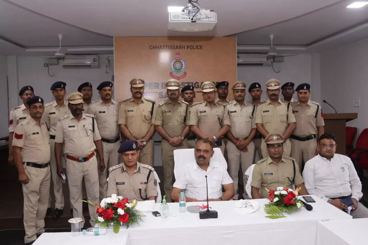 रायगढ़ पुलिस तीसरी बार इन्द्रधनुष पुरस्कार से सम्मानित… किडनैपिंग के मामले का किया था चंद घंटों में खुलासा… रायगढ़ पुलिस तीसरी बार इन्द्रधनुष पुरस्कार से सम्मानित… किडनैपिंग के मामले का किया था चंद घंटों में खुलासा…