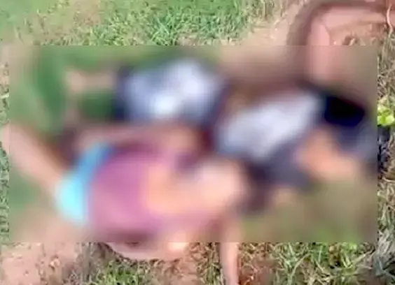 शादी शुदा प्रेमी जोड़े की लाश मिली : 5 बच्चे के बाप ने 4 बच्चों की मां के साथ दे दी जान…. रविवार से ही दोनों थे लापता…पास ही पैकेट में पड़ी मिली….. शादी शुदा प्रेमी जोड़े की लाश मिली : 5 बच्चे के बाप ने 4 बच्चों की मां के साथ दे दी जान…. रविवार से ही दोनों थे लापता…पास ही पैकेट में पड़ी मिली…..