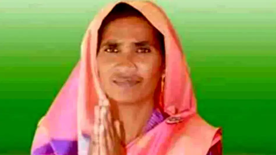 महिला विधायक ने कांस्टेबल को मारा चांटा : गाड़ी रोकी तो तमतमाई लेडी विधायक ने मार दिया थप्पड़… बोली- “दो कौड़ी के पुलिसवाले, तेरी हिम्मत कैसे हुई…. महिला विधायक ने कांस्टेबल को मारा चांटा : गाड़ी रोकी तो तमतमाई लेडी विधायक ने मार दिया थप्पड़… बोली- “दो कौड़ी के पुलिसवाले, तेरी हिम्मत कैसे हुई….