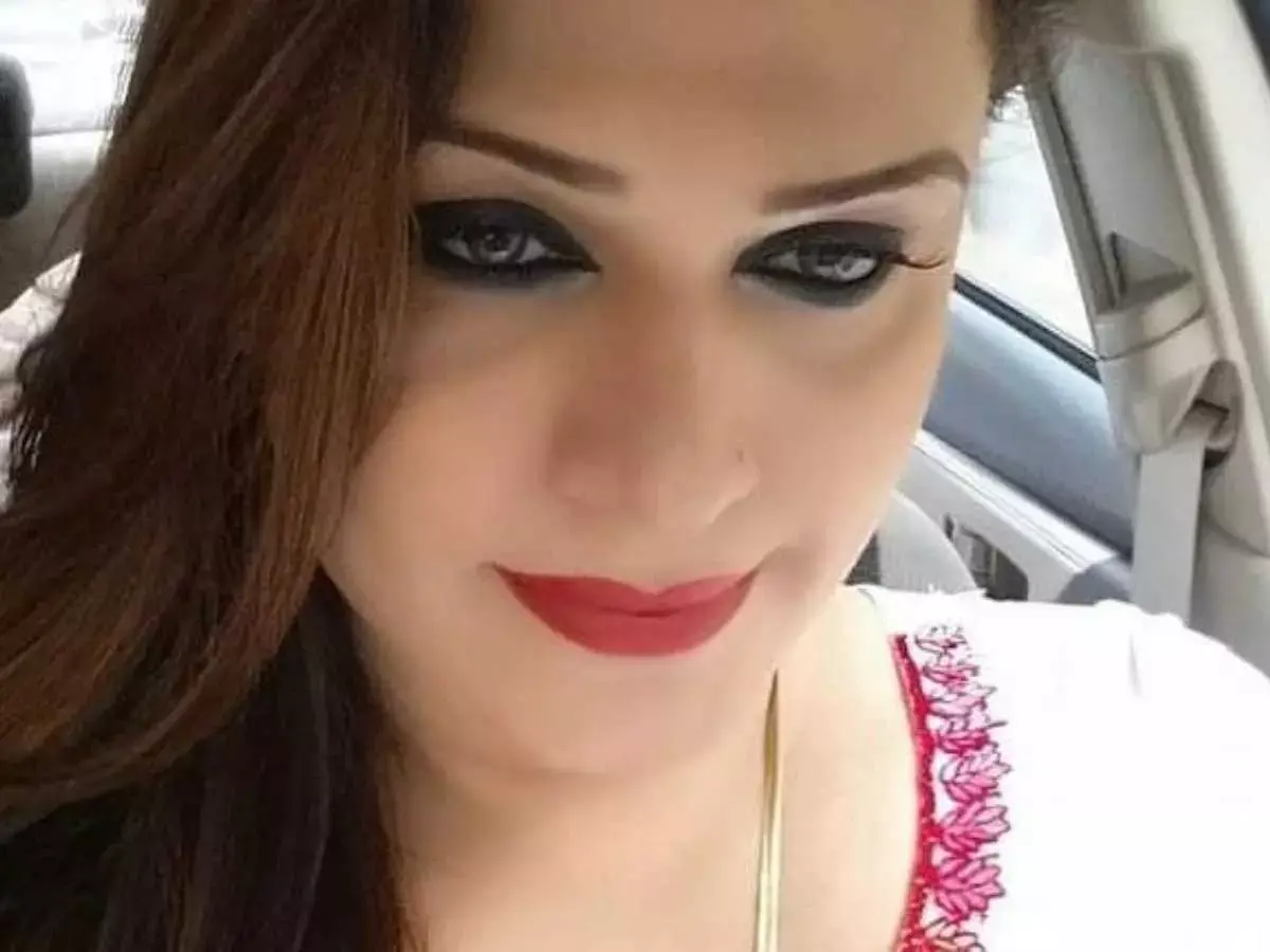 किन्नर को मारने के लिए दी थी 55 लाख की सुपारी, करोड़ों की कोठी..लग्जरी गाड़ियां और गुरु की गद्दी… दूसरे किन्नर गुट ने दिया था हत्या का कॉन्ट्रैक्ट किन्नर को मारने के लिए दी थी 55 लाख की सुपारी, करोड़ों की कोठी..लग्जरी गाड़ियां और गुरु की गद्दी… दूसरे किन्नर गुट ने दिया था हत्या का कॉन्ट्रैक्ट