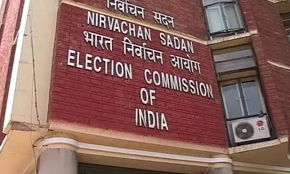 चुनाव आयोग पर भड़का हाईकोर्ट.. बोले चीफ जस्टिस बैनर्जी -“EC के अधिकारियों पर हत्या का मुकदमा दर्ज करना चाहिए..आपकी संस्था कोरोना की दूसरी लहर के लिए जवाबदेह”