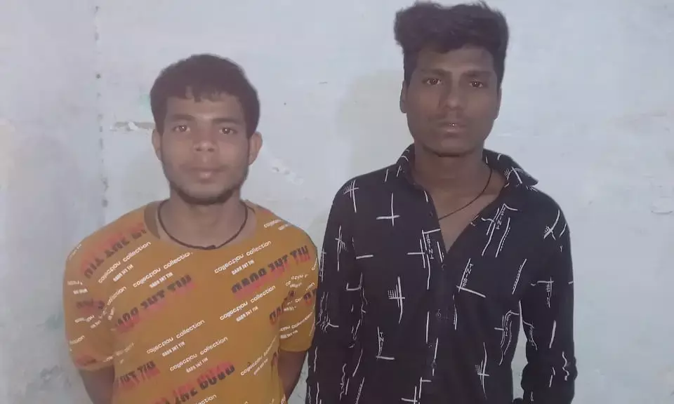 भाजपा नेता पर हमला करने वाले दोनों चाकूबाजों को पुलिस ने दबोचा….. मामूली विवाद के बाद आज दोपहर वारदात को दिया था अंजाम… सीसीटीवी में भी कैद हुई थी वारदात