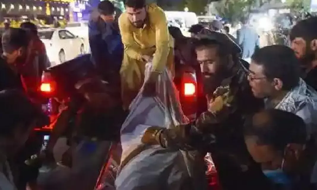 100 से अधिक की लाश मिली: 90 अफगानी और 13 अमेरिकी सैनिक शामिल…. आईएसकेपी ने आतंकी की तस्वीर जारी करके ली जिम्मेदारी…