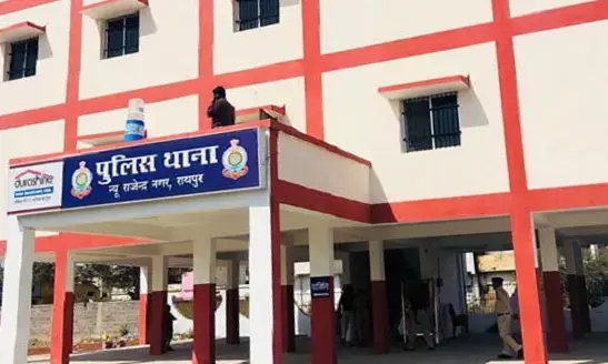 20 लाख लेकर शराब दुकान का सुपरवाइजर हुआ फरार ……गुस्से में आबकारी अधिकारियों ने कर्मचारियों को जमकर पीटा…..नंबर-2 की शराब का है पूरा मामला