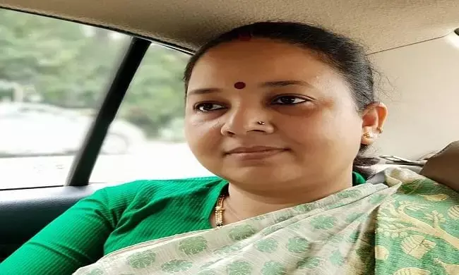 विधायक के टूटे हाथ-पैर, कराया गया अस्पताल में भर्ती… भाजपा नेत्री की गाड़ी को ट्रक ने मारी जोरदार टक्कर