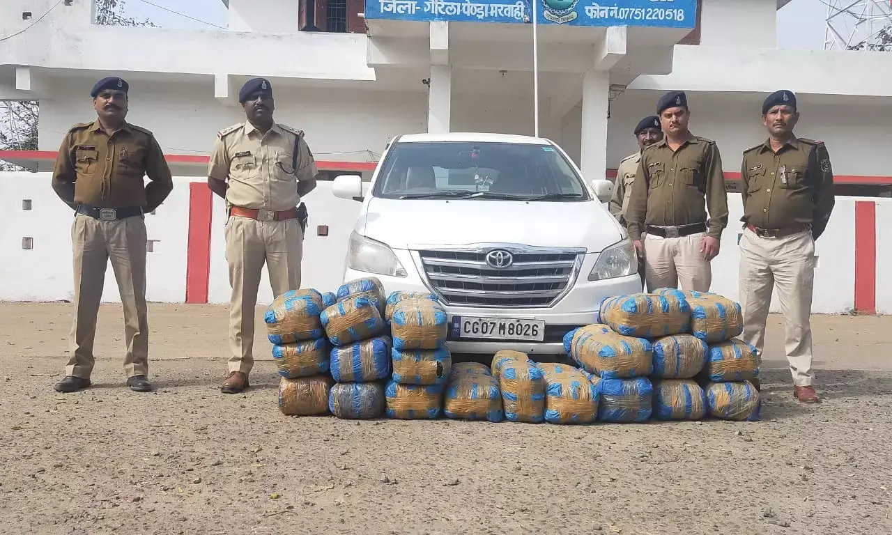 GPM ज़िले में गाँजा तस्करी का अब तक का सबसे बड़ा मामला.. 200 किलोग्राम गाँजा समेत इनोवा कार जप्त