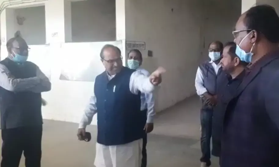 कांग्रेस के पूर्व ज़िलाध्यक्ष पवन अग्रवाल का वीडियो वायरल.. टीकाकरण कार्यक्रम में न्यौता ना मिलने से भड़के अग्रवाल