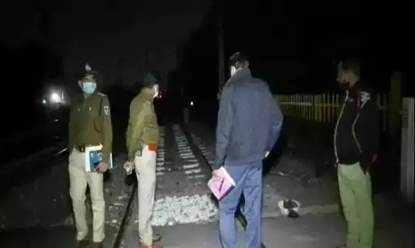 कॉलेज छात्रा से गैंगरेप का मामला निकला झूठा….. एक्स ब्वायफ्रेंड से बदला लेने लड़की ने रची थी गैंगरेप की साजिश… खुद को चाकू से कर लिया था घायल… पढ़िये हैरान करने वाली ये खबर