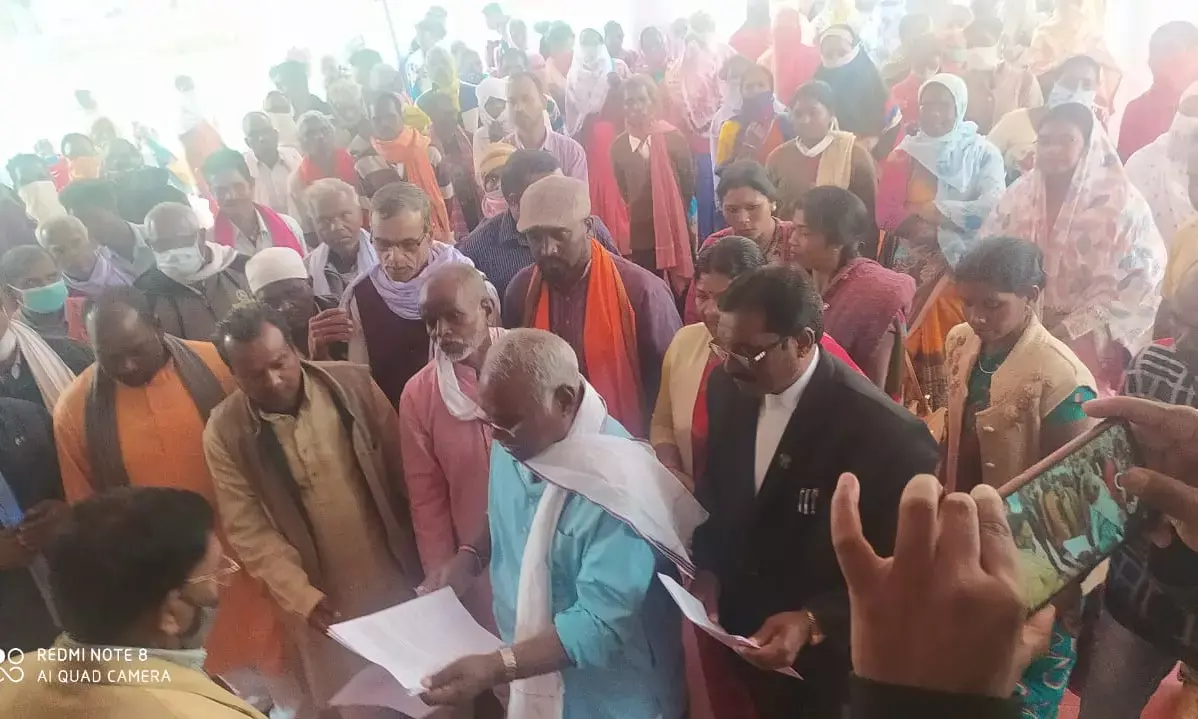 जशपुर ज़िले की सरकारी वेबसाईट पर जनजाति वर्ग को लेकर आपत्तिजनक और भ्रामक जानकारी का आरोप.. पूर्व मंत्री आदिवासी नेता गणेशराम भगत ने सैकड़ों आदिवासियों के साथ सौंपा ज्ञापन