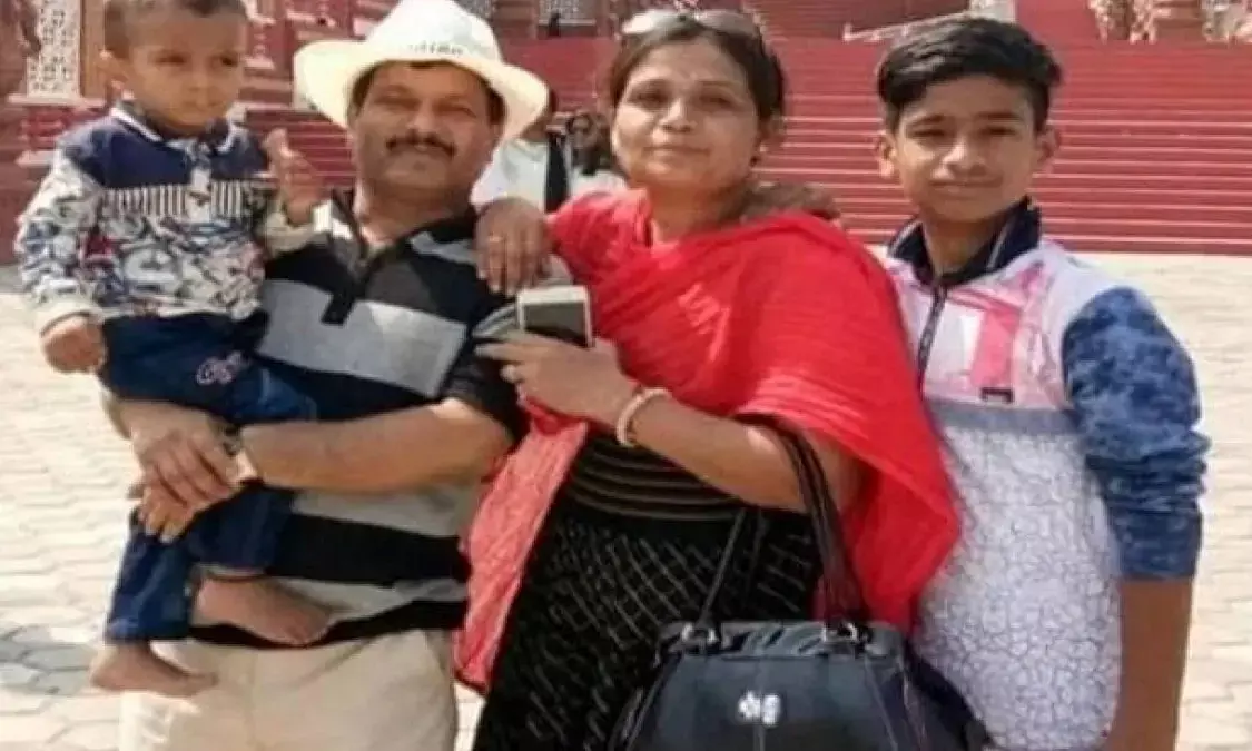 डाक्टर ने पूरे परिवार के साथ की आत्महत्या : ….पहले बीबी और दो बच्चे को दिया जहर का इंजेक्शन….फिर खुद भी लगा ली फांसी……गरीबों के डाक्टर के रूप में थे मशहूर