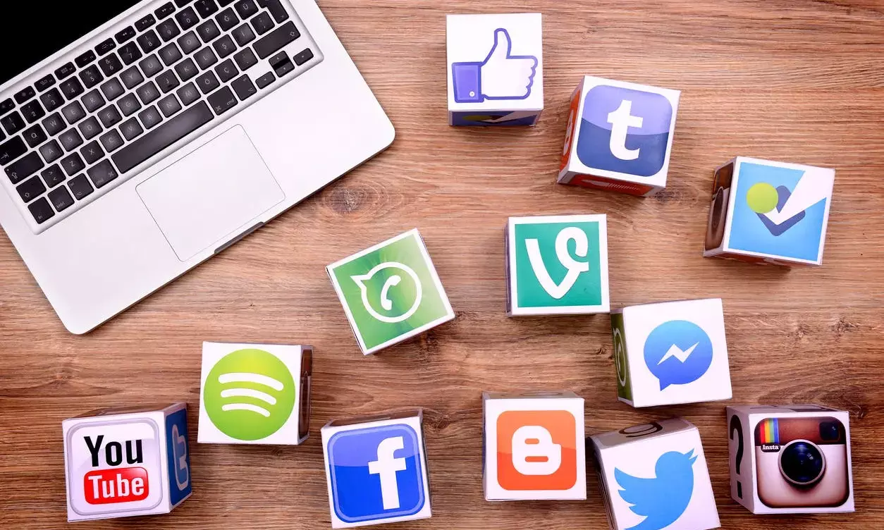 शेयर करने से पहले हो जाये सावधान: एक गलत जानकारी आपको पहुंचा देगी पांच साल के लिए जेल… जानिए सोशल मीडिया पर बने नए कानून को