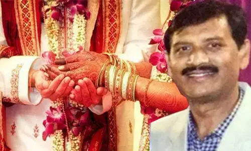 अफसर की आशिकमिजाजी : जनपद CEO ने परियोजना अधिकारी से कर ली चुपके-चुपके शादी……पहली पत्नी ने करवा दी दोनों मियां-बीबी पर FIR…..34 साल बाद दो बच्चे के बाप ने की दूसरी शादी