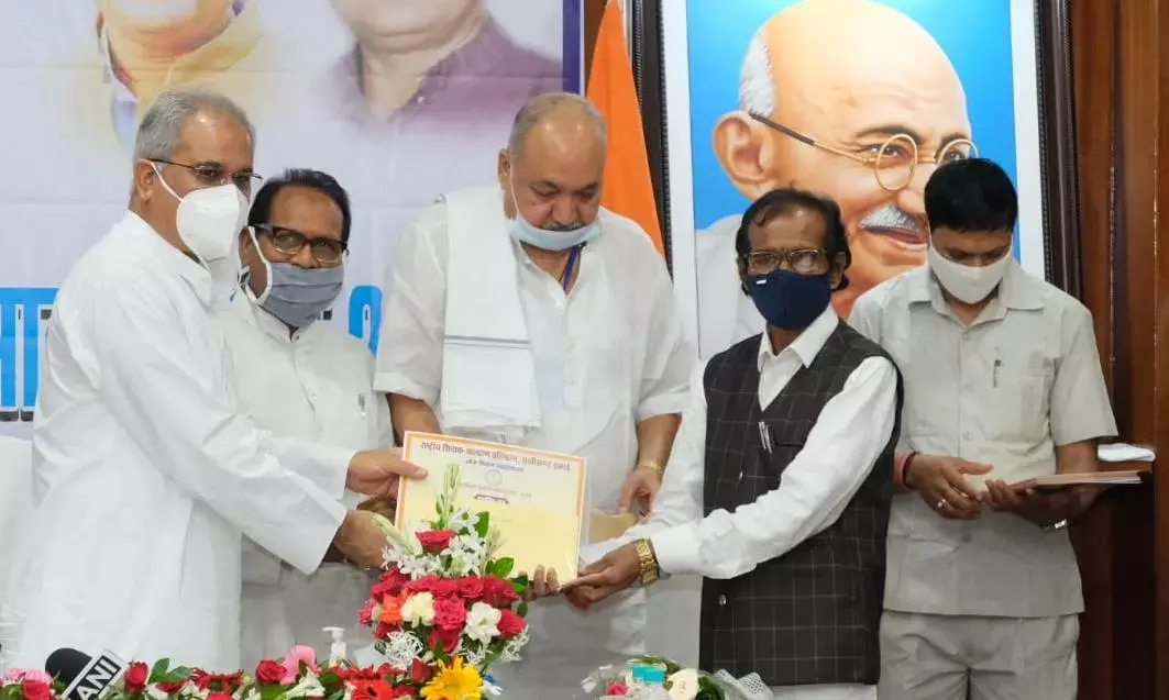 54 शिक्षकों के नामों का ऐलान : शिक्षा मंत्री ने राज्य शिक्षक पुरस्कार-2020 के लिए शिक्षकों के नामों का ऐलान… 54 शिक्षकों को दिया जायेगा अवार्ड…