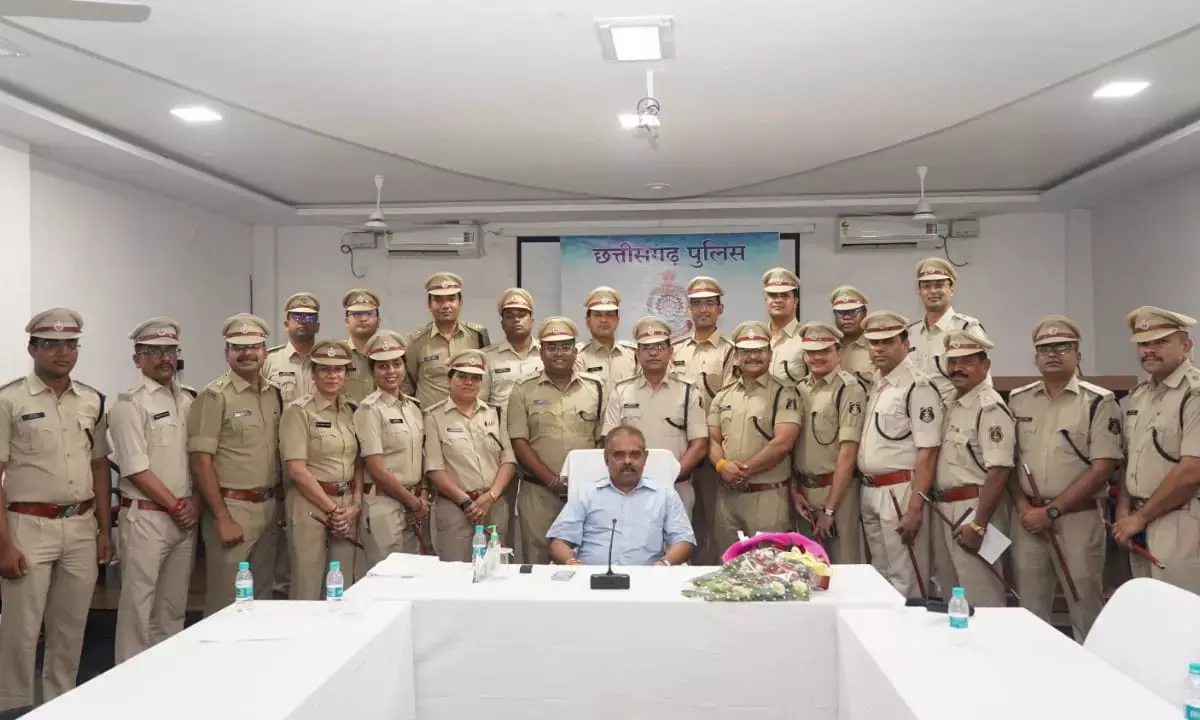कार्य ऐसा हो कि वर्दी की गरिमा बरकरार रहे… DGP अवस्थी ने 2013 बैच के DSP को लगाया अशोक स्तंभ…
