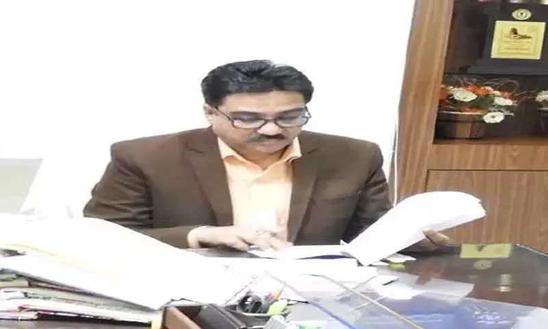 CG ब्रेकिंग : कलेक्टर को कोरोना…. पहले टेस्ट आयी थी निगेटिव, दूसरी जांच में रिपोर्ट आयी पॉजेटिव…. कलेक्टर ने लोगों से की ये अपील….