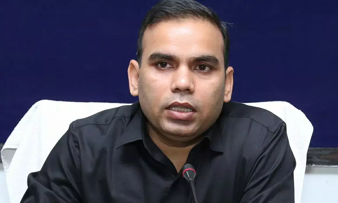 कलेक्टर यशवंत कुमार ने PM मोदी को दी जिले में कोरोना के हालात की जानकारी….डोर-टू-डोर जागरूकता कैंपेनिंग के अलावे स्वास्थ्य सुविधाएं भी बढ़ायी गयी, बेड और दवा की प्रर्याप्त है उपलब्धता….वैक्सीनेशन के लक्ष्य को भी किया जा रहा है हासिल