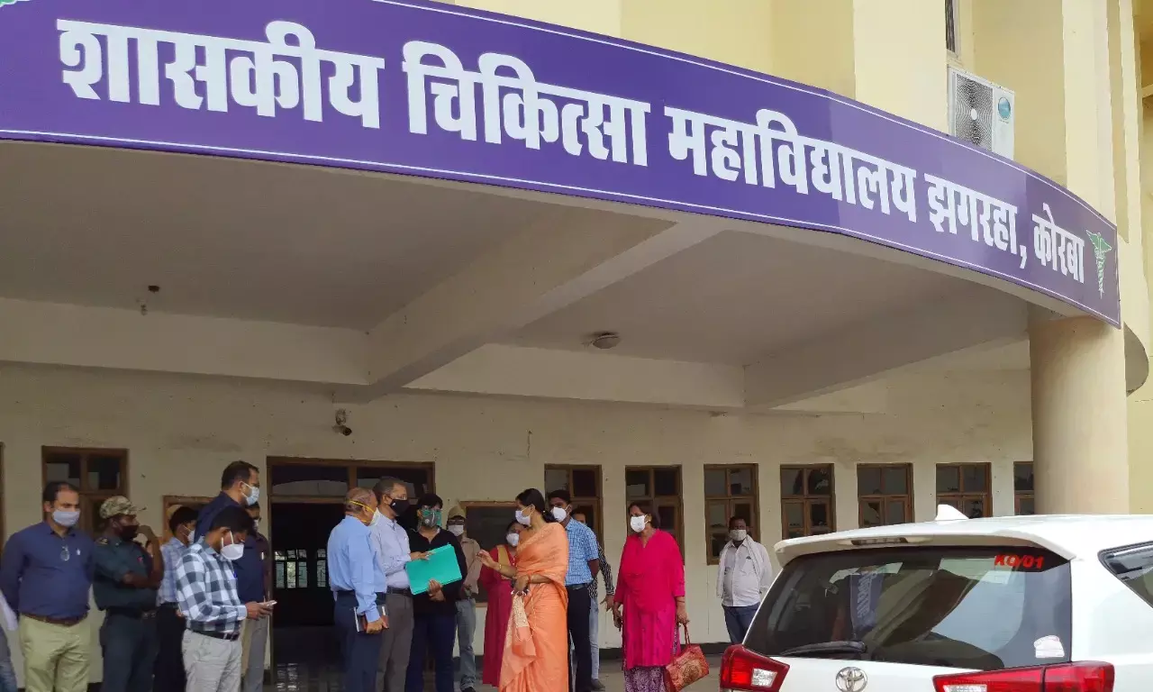 हेल्थ की मीटिंग में कलेक्टर के कड़े तेवर- लाखों की सैलरी लेने वाले डाक्टरों का 2 साल का OPD रिकार्ड किया तलब…. बोली- सरकारी डाक्टरों की प्राइवेट प्रैक्टिस बर्दाश्त नहीं, दिखाना होगा परफॉर्मेंस