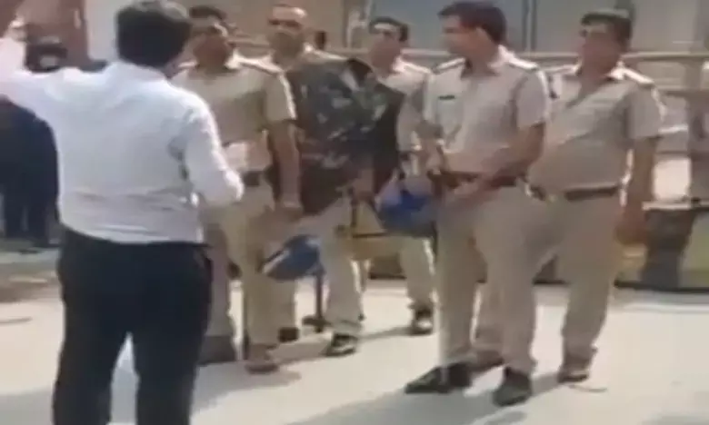 SDM का VIDEO वायरल : ‘सिर फोड़ देना…लाठीचार्ज से पहले पुलिसकर्मियों को SDM ने दिया फरमान… कहा- “मारोगे ना लठ….कोई शक तो नहीं”