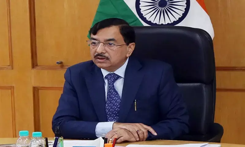 चुनाव आयोग पर भी कोरोना की मार: मुख्य चुनाव आयुक्त सुशील चंद्रा और इलेक्शन कमिश्नर राजीव कुमार संक्रमित…