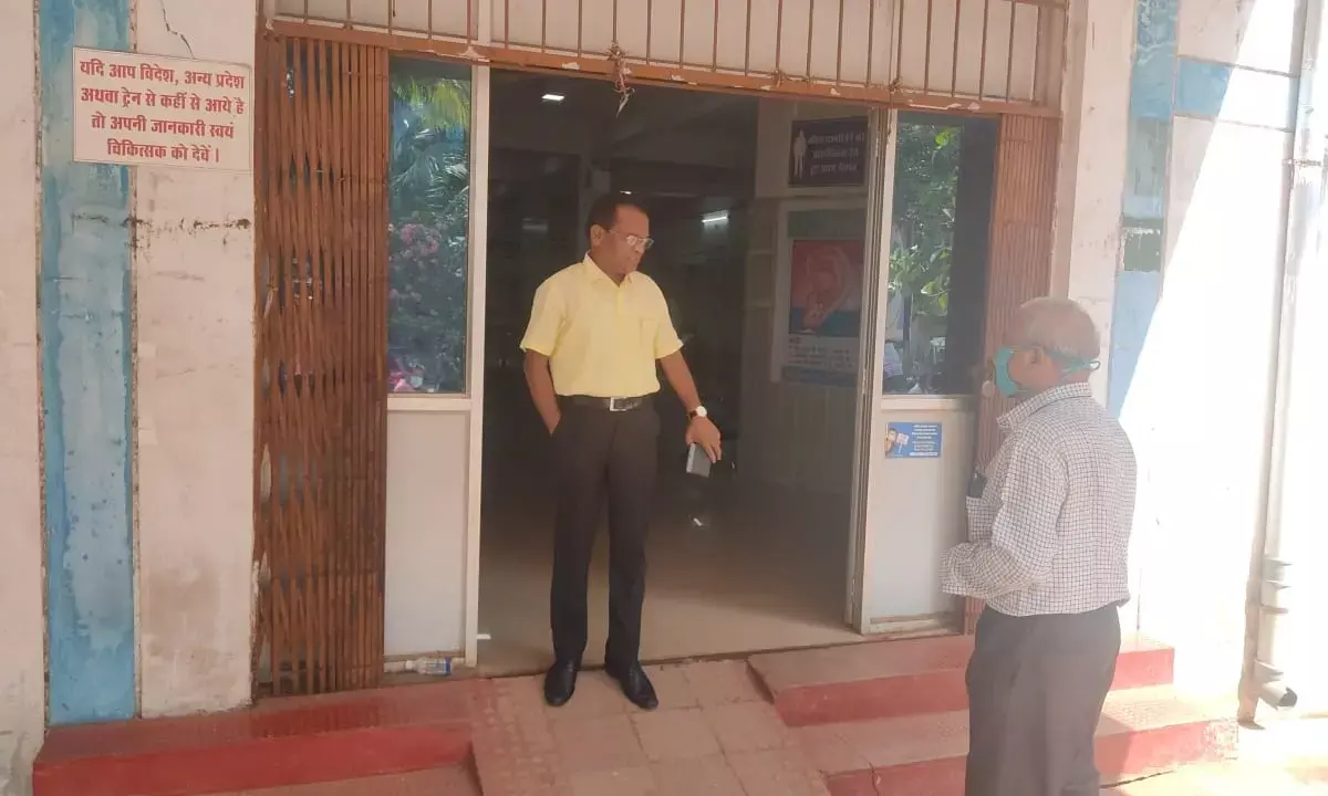 जब हॉस्पिटल में डॉक्टर से पहले पहुंच गए कलेक्टर…लेट-लतीफ डॉक्टरों को लगाई तगड़ी फटकार, बोले- अगली बार होगी कार्रवाई…