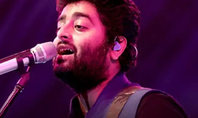 सिंगर की मां की मौत : अरिजीत सिंह के फैन्स के लिए बुरी खबर आई सामने, कोविड के चलते सिंगर की मां का हुआ निधन