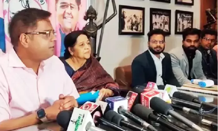 ब्रेकिंग : अजीत जोगी पर बनेगी फिल्म…..फिल्म में होगी तीन हिरोईन…..निर्माता निर्देशकों के साथ अमित जोगी और रेणु जोगी ने की प्रेस काँफ्रेंस…