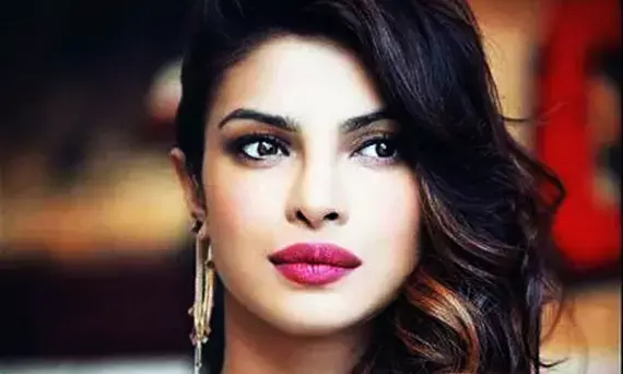 गजब की है प्रियंका चोपड़ा की नाक की कहानी…..लोग कहने लगे थे, ये प्रियंका नहीं है प्लास्टिक चोपड़ा…..खुद बतायी एक्ट्रेस ने किस्सा