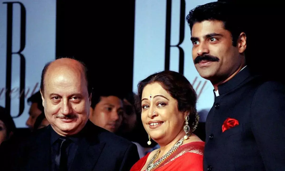 किरण खेर को ब्लड कैंसर: अनुपम खेर ने किया इमोशनल पोस्ट, फैंस से की खास अपील