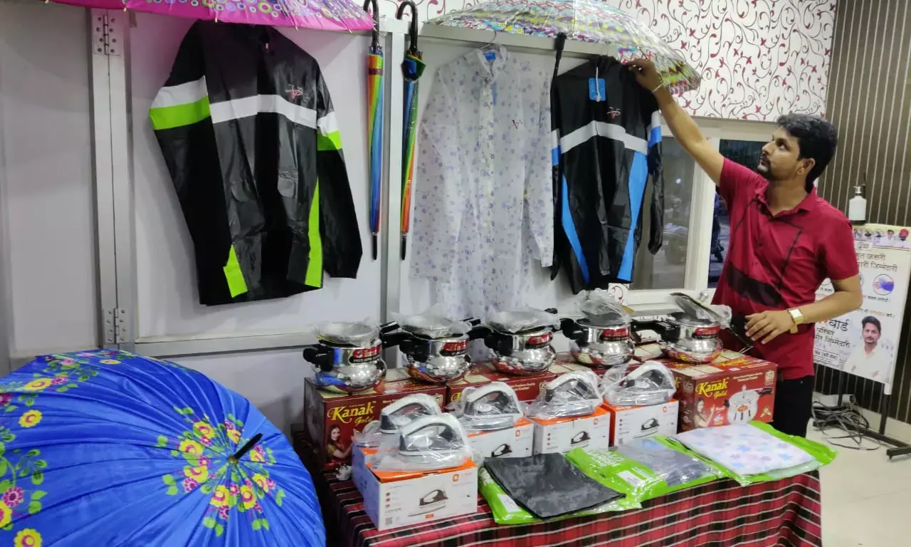 वैक्सीन लगाने को मिलेगा गिफ्ट…. पार्षद होरा ने जागरूकता के लिए शुरू की अनूठी पहल