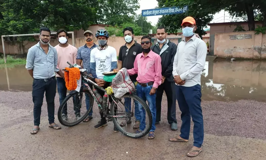 शिक्षक अभ्यर्थियों 1 जुलाई को बड़ा प्रदर्शन…. आंदोलन के पहले सरकार को जगाने साइकिल पर निकला अभ्यर्थी… 1500 किलोमीटर का करेगा सफर तय