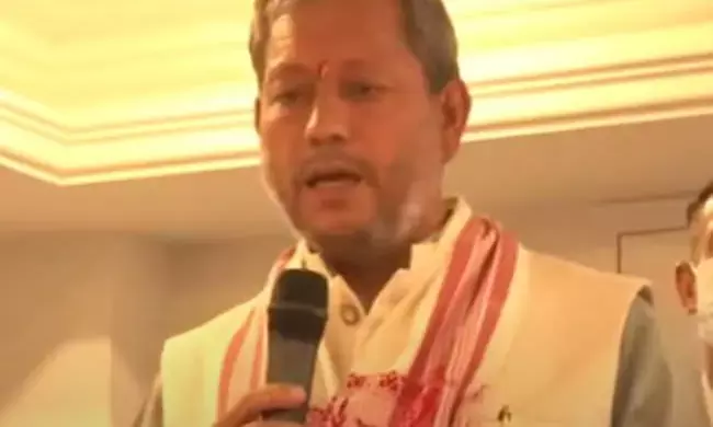 फटी जींस के बाद अब स्कर्ट वाला किस्सा सुना रहे हैं मुख्यमंत्री ….. सोशल मीडिया में वायरल हुआ ये वीडियो…