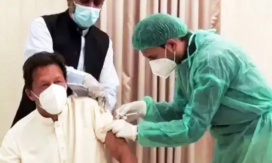 प्रधानमंत्री को कोरोना : चीनी वैक्सीन दो दिन पहले ही लगवाया था इमरान खान….. पॉजेटिव पाये जाने के बाद किया गया आईसोलेट…. पीएमओ ने ट्वीट कर दी जानकारी