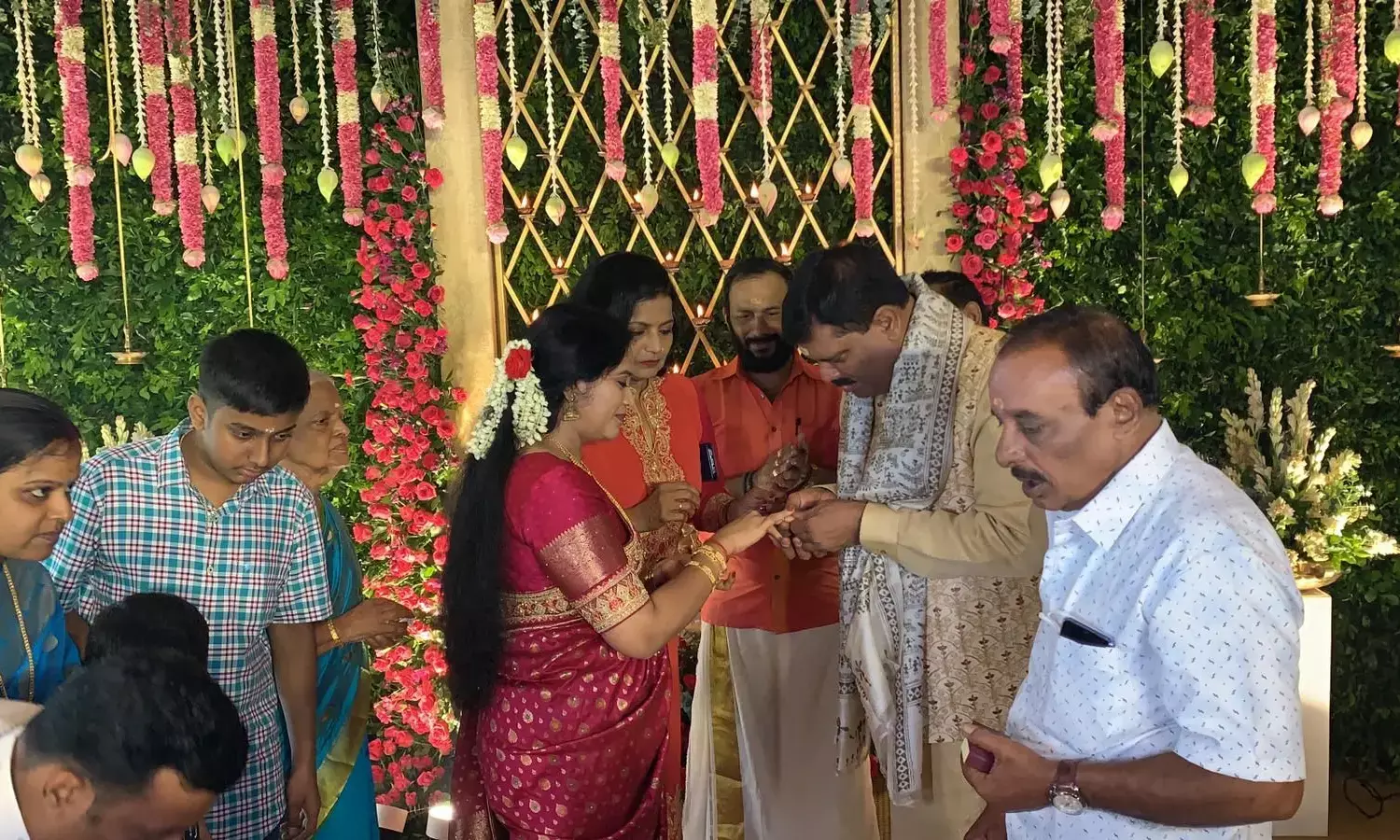 BJP के राष्ट्रीय सचिव ने केरल में सगाई की… पांच दिन बाद करेंगे शादी… बंगाल के प्रभारी भी हैं