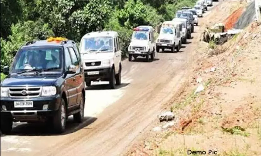 मुख्यमंत्री की हत्या की कोशिश….. सुरक्षा घेरा में कार सवार तीन युवक घुसे, एक सुरक्षाकर्मी भी हुआ जख्मी…. तीनों को पुलिस ने किया गिरफ्तार