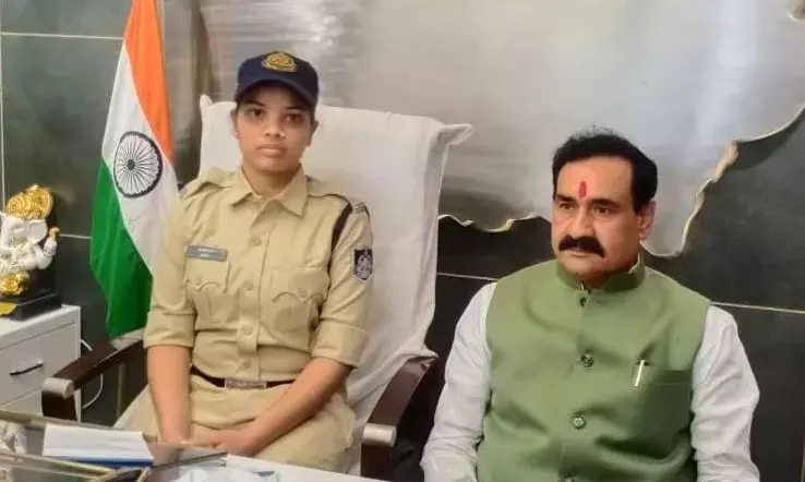 महिला कांस्टेबल बनी मध्य प्रदेश की गृह मंत्री, जनता की समस्याओं पर दिए जरूरी निर्देश