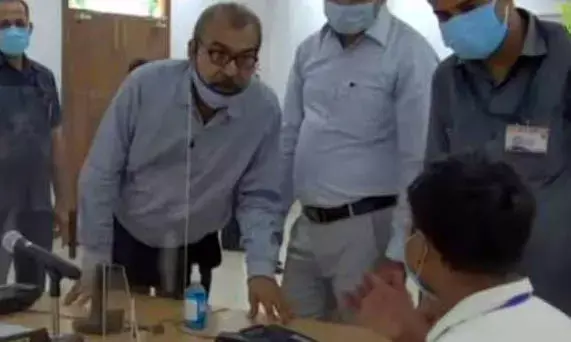 मुख्यमंत्री सुन रहे थे लोगों की समस्य़ा…तभी एक व्यक्ति आकर बोला- मुझे ब्लैक फंगस है …..जानिये फिर क्या हुआ ..